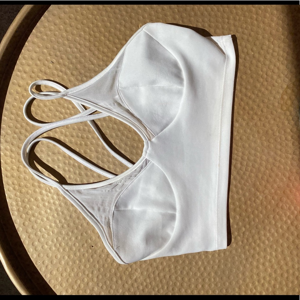 💸 3/$13 bundle 💸 cute white Bralette crop top with mesh detail strappy back 🌸
